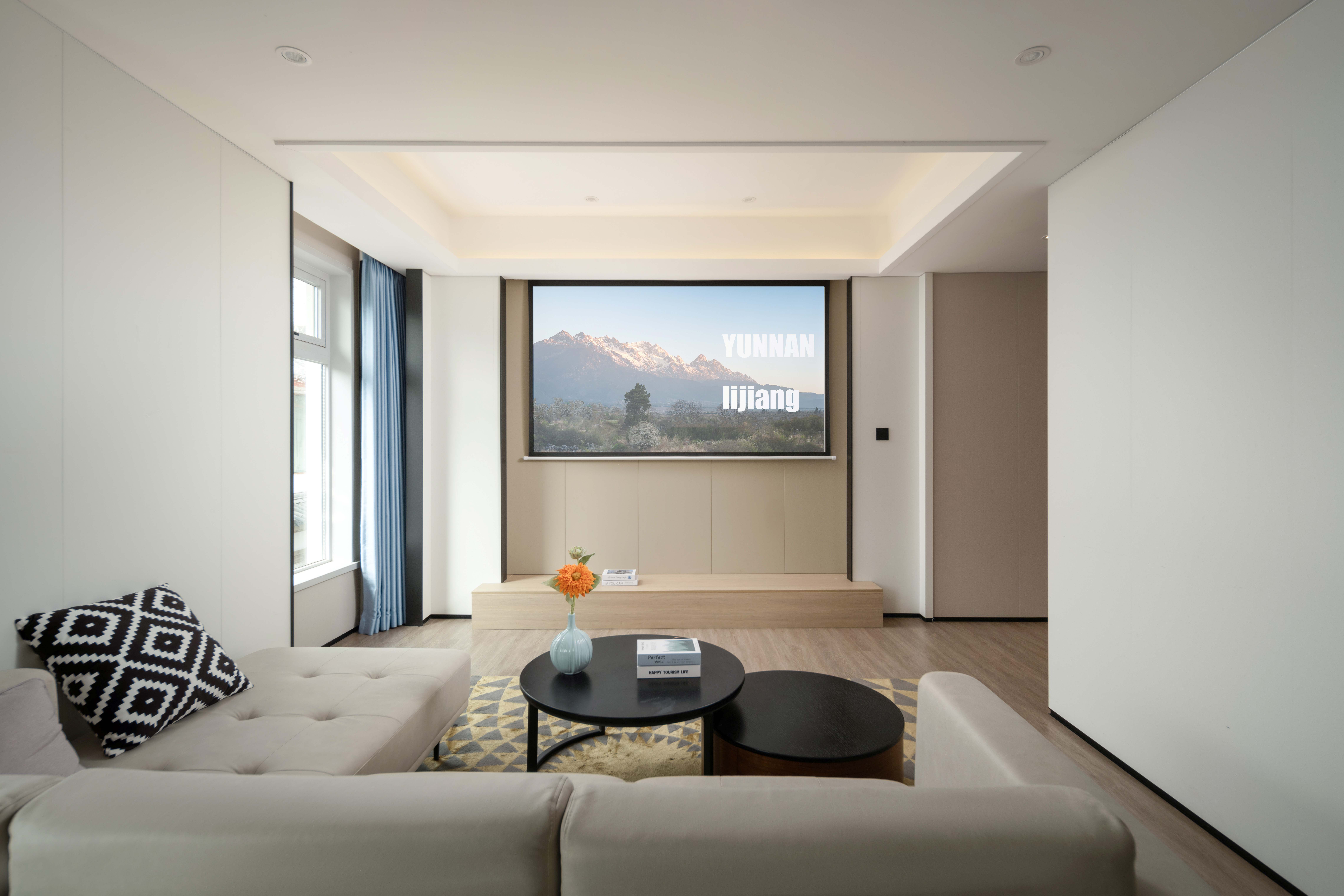 蜜月影院大床房